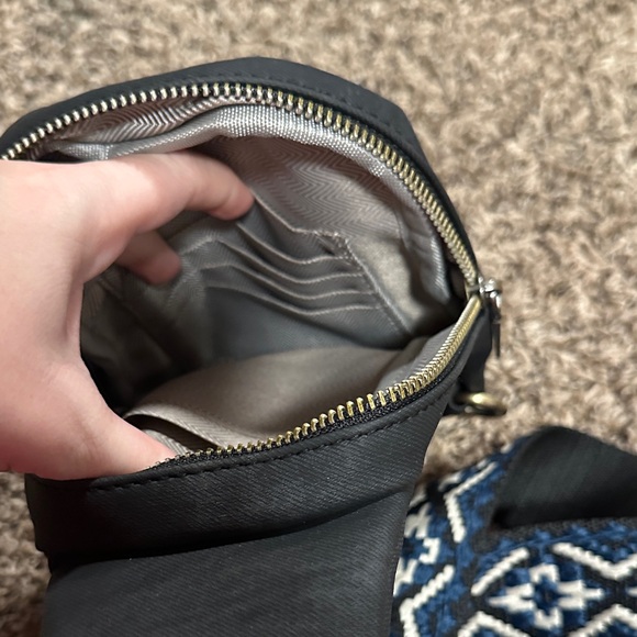 Stylish Black Crossbody Bag with Patterned Strap - Picture 5 of 7